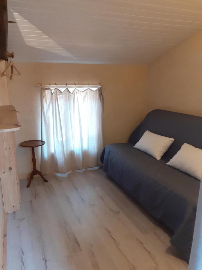 فيلا La Fenetre Saint-Florent-des-Bois المظهر الخارجي الصورة