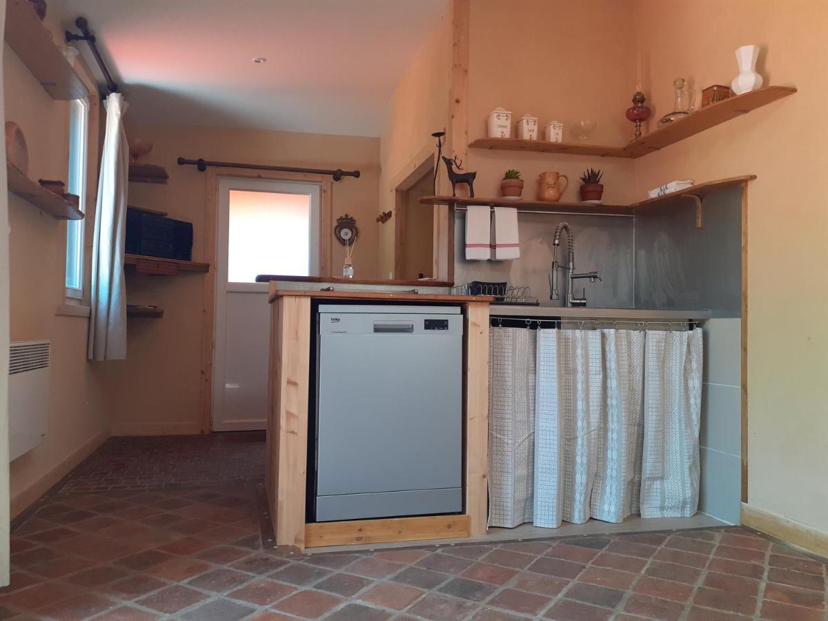 فيلا La Fenetre Saint-Florent-des-Bois المظهر الخارجي الصورة